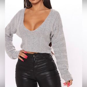 FASHION NOVA : Isabella Cropped Sweater